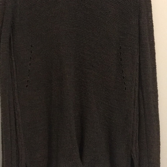 EUC - H&M olive green sweater - Picture 4 of 5